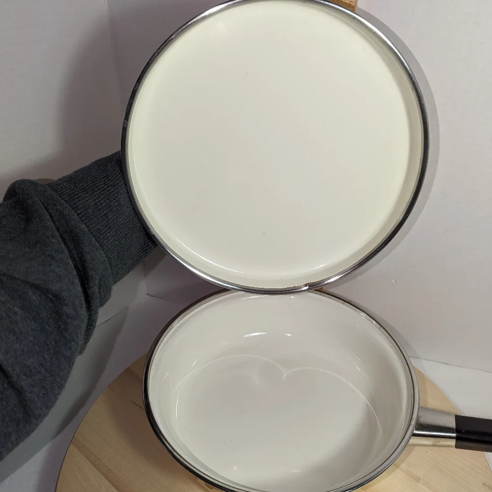 MARUBISHI Mushroom Enamelware Cookware Covered Sauce Pan
